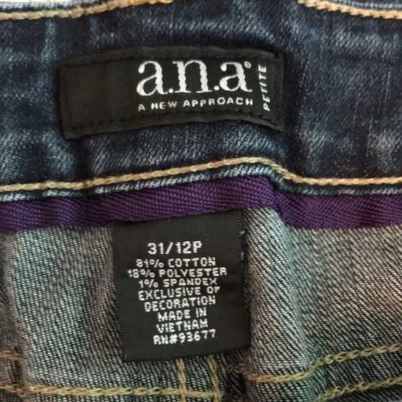 a.n.a Dark Wash Mid-Rise Skinny Jeans Size 31 aka 12P - Picture 4 of 9